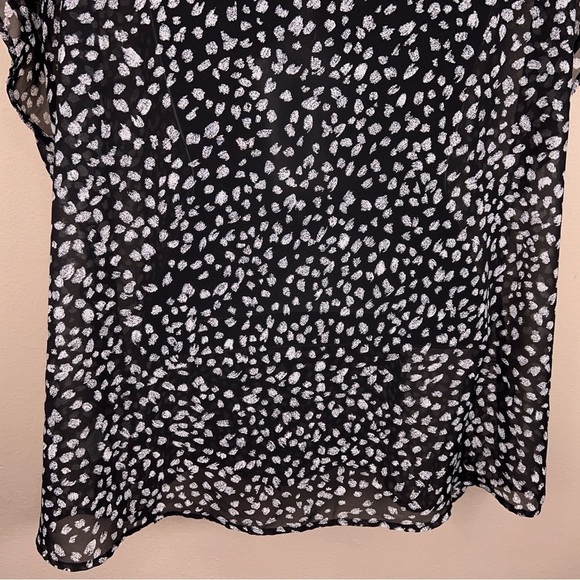 2X RELATIVITY BLACK WHITE DOT PRINT BLOUSE SEMI SHEER RUFFLE PLUS VNECK - Picture 9 of 12